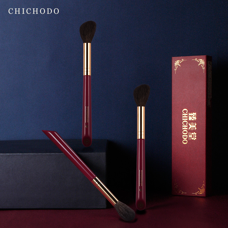 Luxury Skincare Accessories - CHICHODO Cọ Trang Điểm-Sang Trọng Đỏ